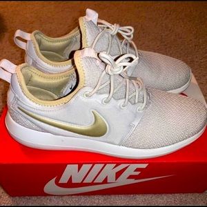 Nike Women’s Roshe Two SOLD